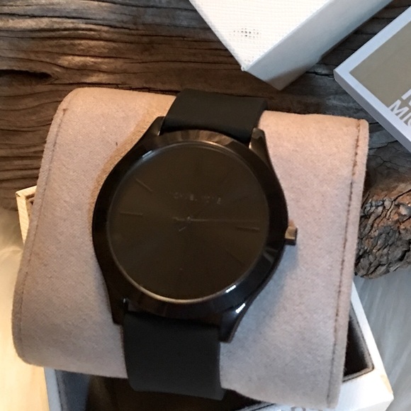 ⌚️Michael Kors®The Runway Unisex Black on Black Watch*FIRM*⌚️ - Picture 6 of 6